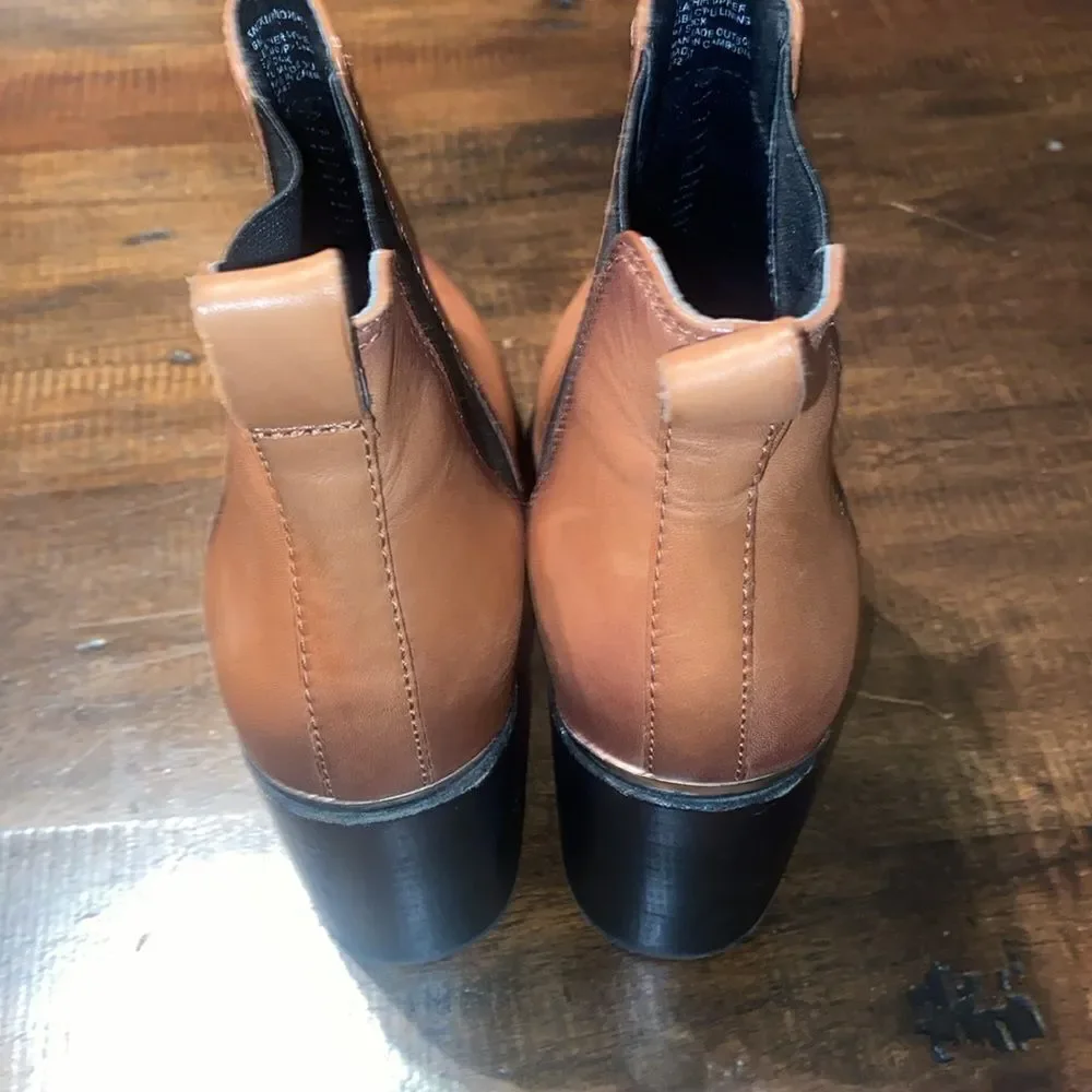 Steve Madden Women's Knoxi Fashion Boot ladies size 8